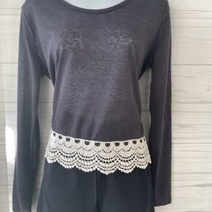 Rue21 Long sleeve Women’s top with white Crochet lace.